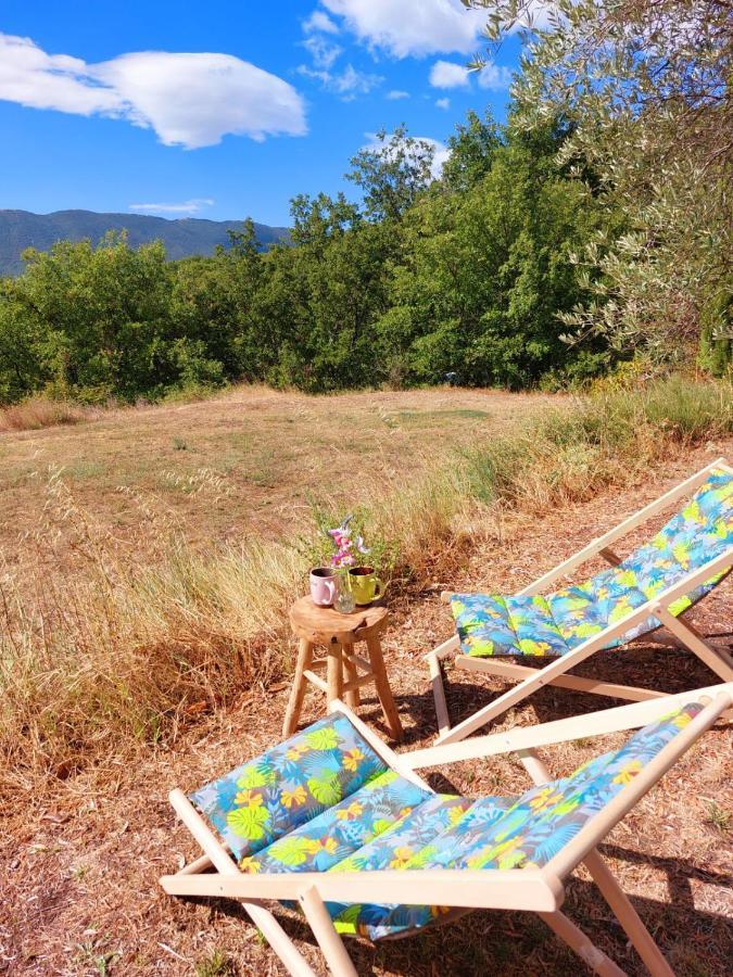 Logement D'Exception Pres Du Colorado Provencal Dans Une Residence Au Calme Avec Piscine Offrant Une Vue Imprenable Sur Le Luberon Depuis Sa Terrasse Viens 外观 照片